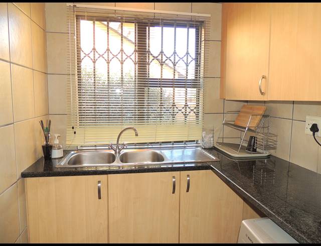 2 BEDROOM TOWNHOUSE FOR SALE IN AMOROSA